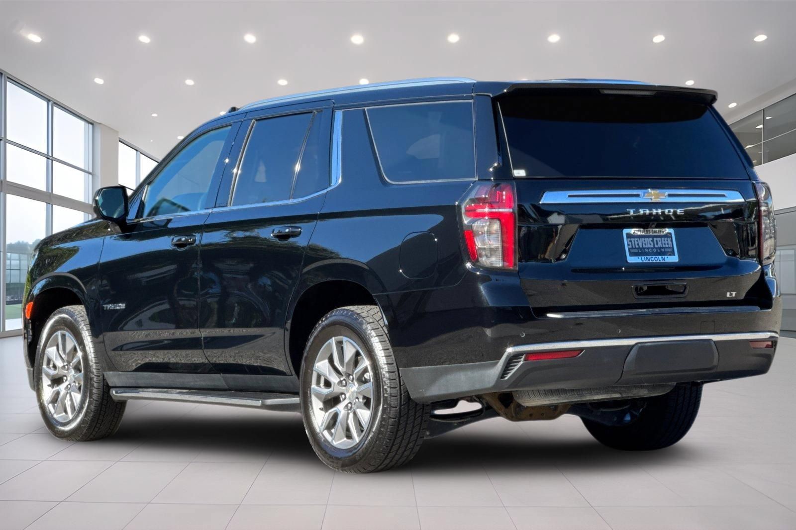 Used 2023 Chevrolet Tahoe LT w/ Luxury Package AWD/4WD image 6