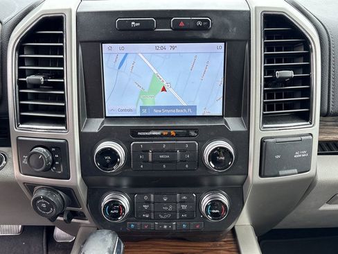 Used 2019 Ford F150 Lariat w/ Equipment Group 502A Luxury AWD/4WD image 23
