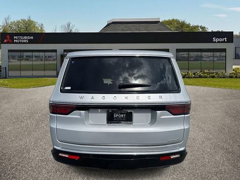 Used 2024 Jeep Wagoneer L Series II image 5