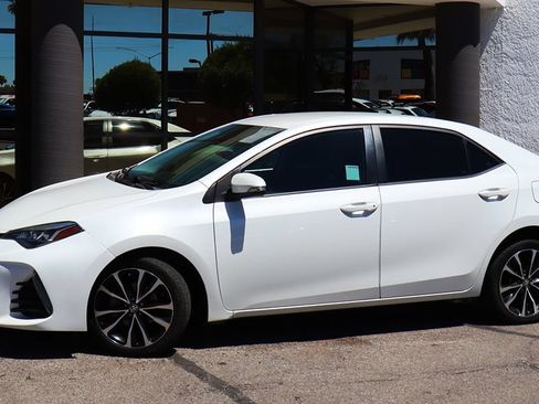 Used 2019 Toyota Corolla SE w/ Protection Package FWD image 4
