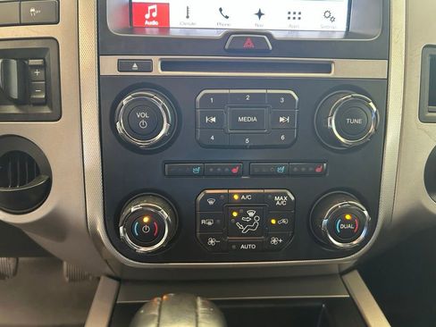 Used 2017 Ford Expedition XLT w/ Equipment Group 202A RWD image 42