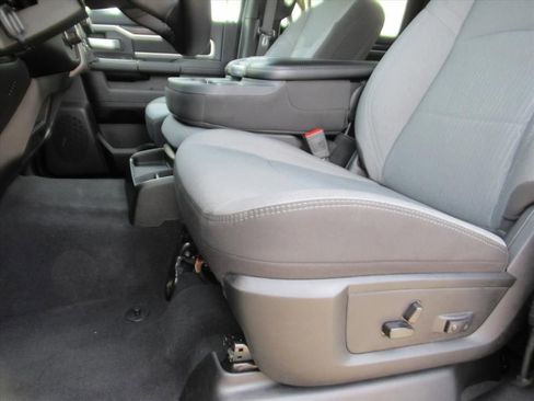 Used 2024 RAM 2500 Big Horn w/ Bed Utility Group image 17