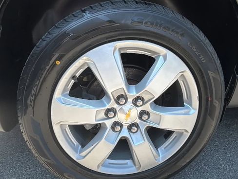 Used 2017 Chevrolet Traverse LT w/ Style and Technology Package image 24