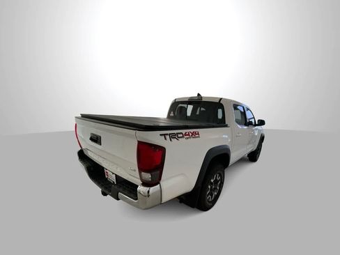 Certified 2019 Toyota Tacoma TRD Off-Road AWD/4WD image 8