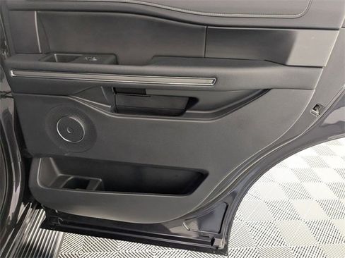 Used 2024 Ford Expedition XLT image 36