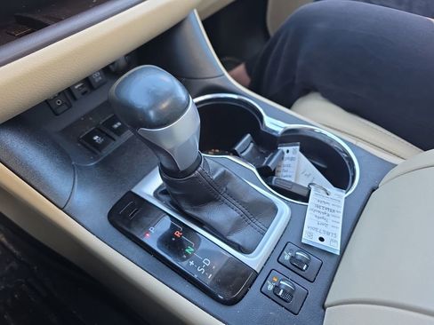 Used 2019 Toyota Highlander XLE image 36