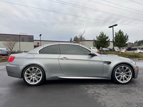Used 2009 BMW M3 Convertible 2D image 17