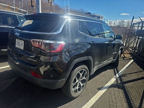 Used 2025 Jeep Compass Limited image 3