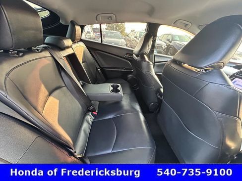 Used 2022 Toyota Prius FWD image 28