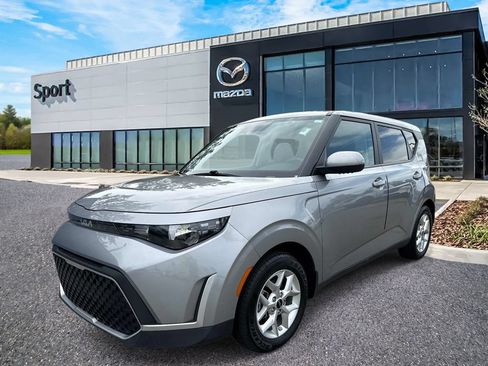 Used 2023 Kia Soul S FWD image 7