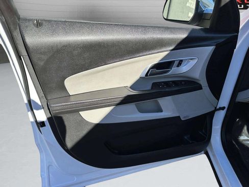 Used 2016 Chevrolet Equinox LTZ w/ Enhanced Convenience Package image 9