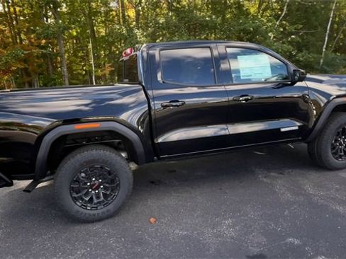 New 2026 GMC Canyon Elevation w/ Convenience Package image 9