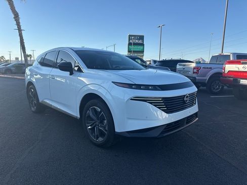 Used 2025 Nissan Murano SV image 3