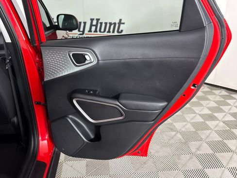 Used 2024 Kia Soul LX w/ Option Group 015 FWD image 29