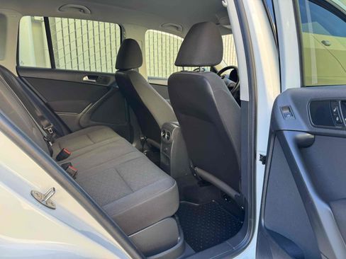 Used 2017 Volkswagen Tiguan Limited w/ Premium Package FWD image 26