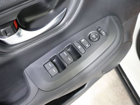 New 2026 Honda HR-V LX image 13