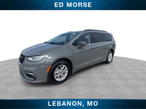 Used 2022 Chrysler Pacifica Touring-L image 4
