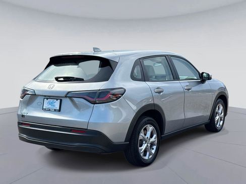 Certified 2023 Honda HR-V LX image 4