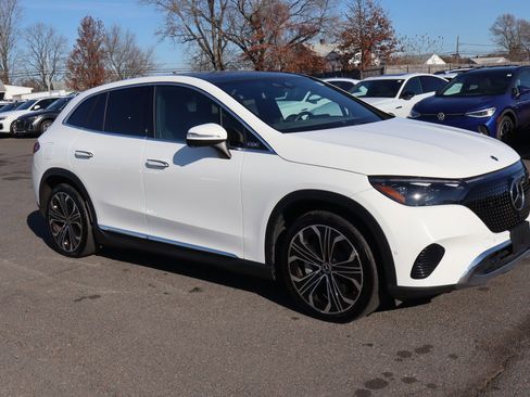 Used 2023 Mercedes-Benz EQE 350+ 4MATIC SUV w/ Exclusive Trim Package image 3