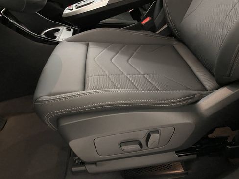 Used 2025 BMW X1 xDrive28i w/ Convenience Package image 12