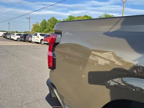 Used 2023 Chevrolet Colorado W/T image 28