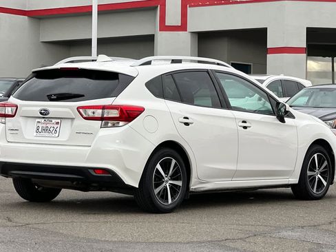Used 2019 Subaru Impreza 2.0i Premium image 2