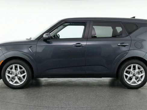 Used 2025 Kia Soul LX w/ LX Technology Package image 5