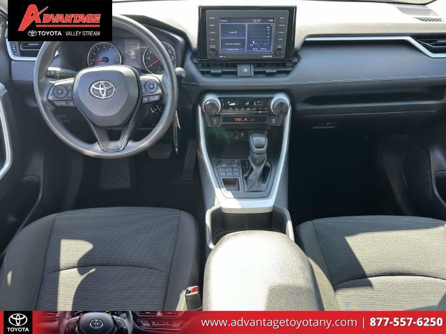 Certified 2022 Toyota RAV4 LE AWD/4WD image 18