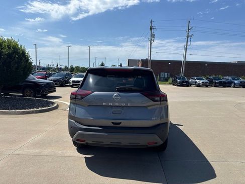 Used 2023 Nissan Rogue S AWD/4WD image 4