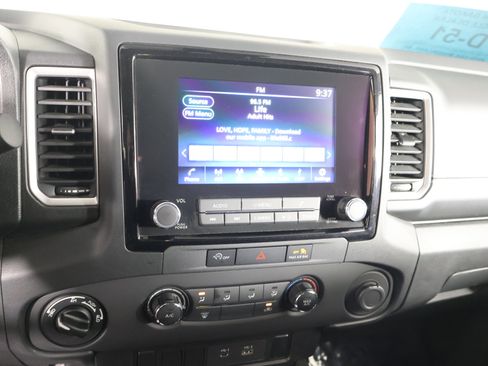 Used 2024 Nissan Frontier SV image 28