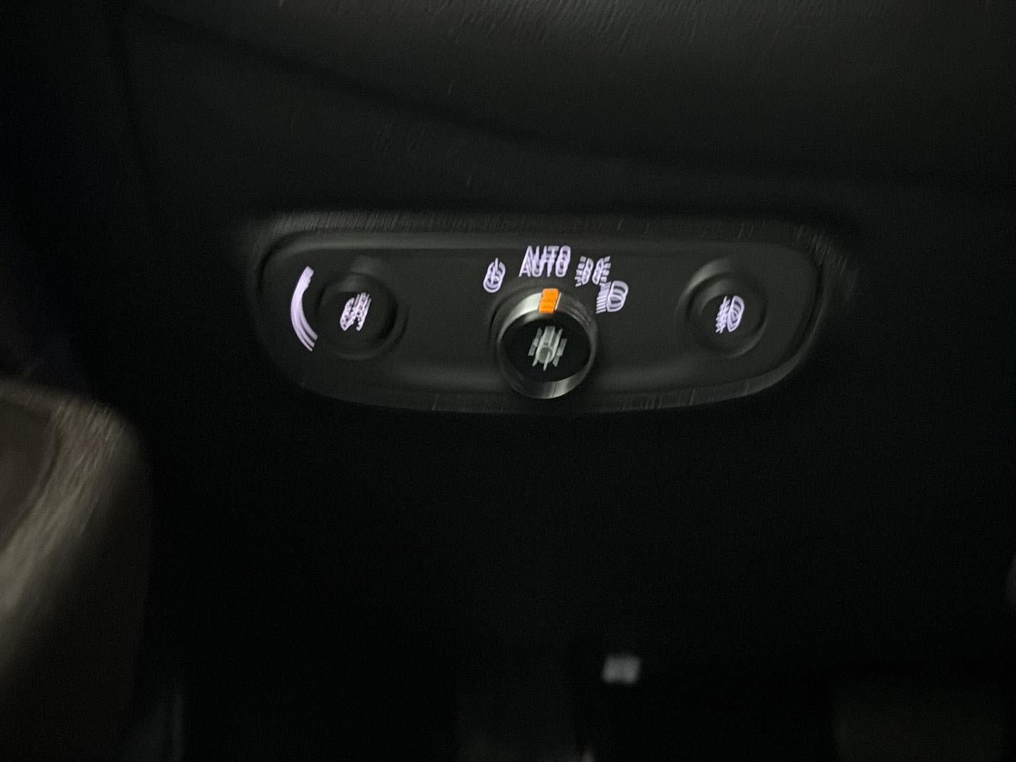 Used 2019 Chevrolet Equinox Premier AWD/4WD image 17