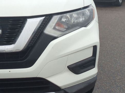 Used 2018 Nissan Rogue S AWD/4WD image 10
