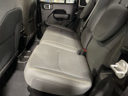 Used 2024 Jeep Wrangler Sport S image 10