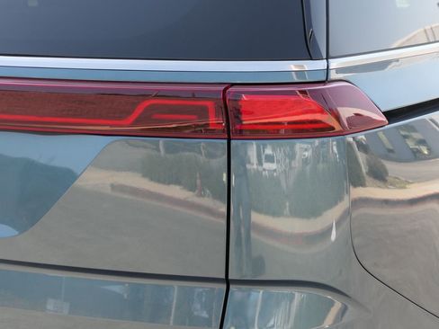 Used 2024 Kia Carnival SX Prestige FWD image 3