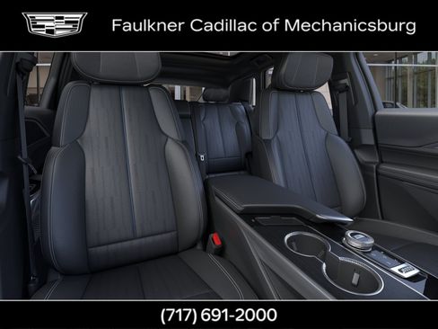 Used 2025 Cadillac Lyriq Luxury AWD/4WD image 16