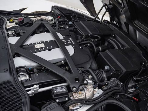 Used 2022 Aston Martin DBS Superleggera Volante RWD image 38