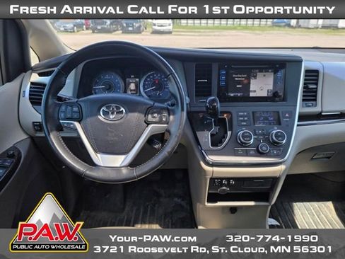 Used 2015 Toyota Sienna XLE w/ XLE Navigation Package AWD/4WD image 12