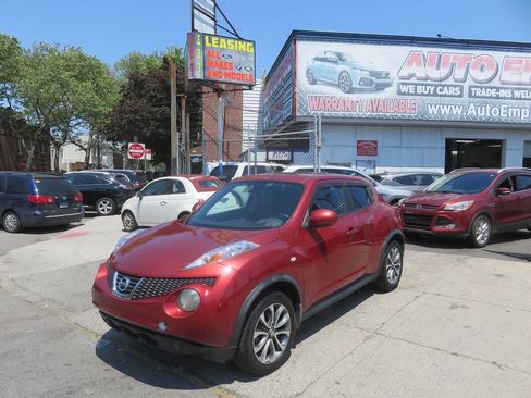 Used 2011 Nissan Juke SL AWD/4WD image 2