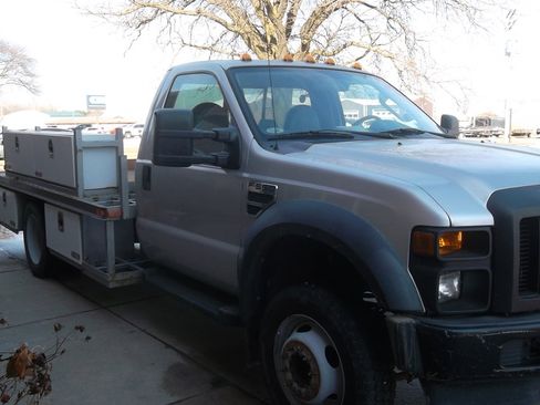 Used 2010 Ford F550 2WD Regular Cab Super Duty image 3