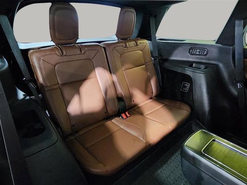 Used 2021 Lincoln Aviator Reserve w/ Equipment Group 210A AWD/4WD image 7
