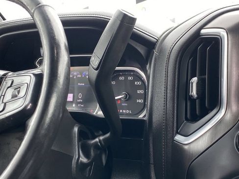 Used 2021 GMC Sierra 2500 AT4 w/ AT4 Premium Plus Package AWD/4WD image 17