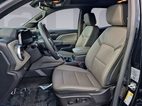 Used 2026 Chevrolet Colorado ZR2 w/ Technology Package image 10