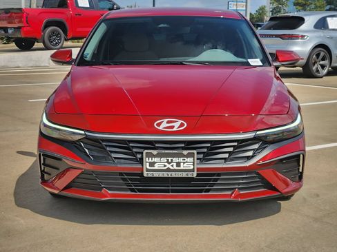 Used 2024 Hyundai Elantra SEL FWD image 2
