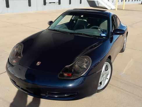Used 2000 Porsche 911 Carrera image 2