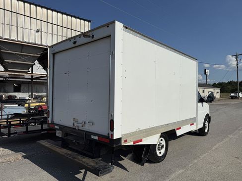 Used 2019 GMC Savana 3500 w/ Power Convenience Package RWD image 8