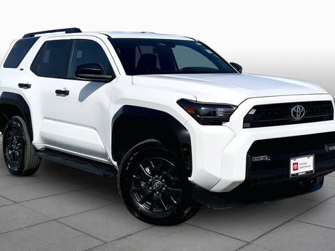 Used 2025 Toyota 4Runner SR5 AWD/4WD image 3