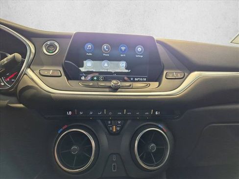 Used 2020 Chevrolet Blazer LT FWD image 11