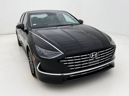 Used 2022 Hyundai Sonata Limited w/ Cargo Package image 3