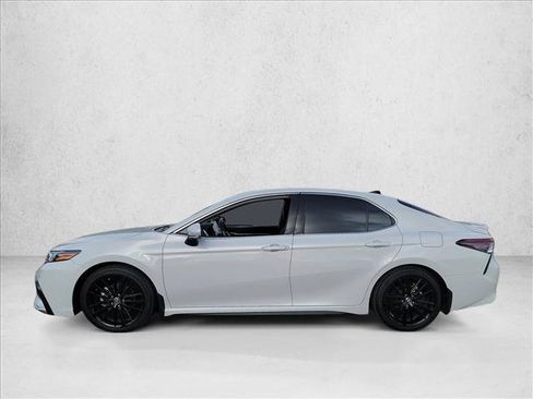 Used 2023 Toyota Camry XSE FWD image 8