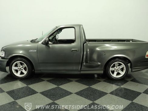 Used 2003 Ford F150 Lightning RWD image 2